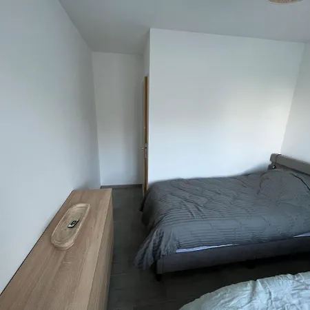 De Standing